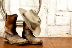 Read more about the article Which Pants to Wear with Cowboy Boots?