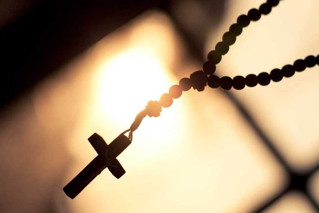 Can you wear a rosary as a necklace? (Even if you're not Catholic)