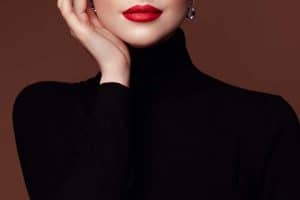 Read more about the article Black Turtlenecks For Women: A Style Guide