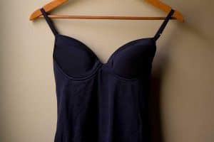 Read more about the article How to Wear a Cami Top? [10 suggestions with pictures!]