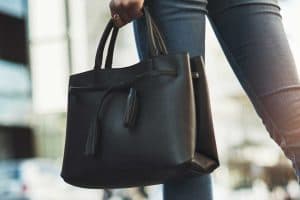 Read more about the article What Color Handbag Goes With EVERYTHING?