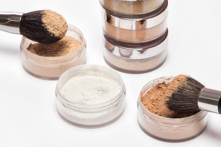 A translucent powder on a white background, Banana Powder Vs Setting Powder Vs Translucent Powder - Which one to choose?