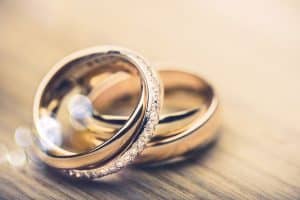 Read more about the article How Many Grams Of Gold In A Ring [Typical Weights For Wedding Bands]