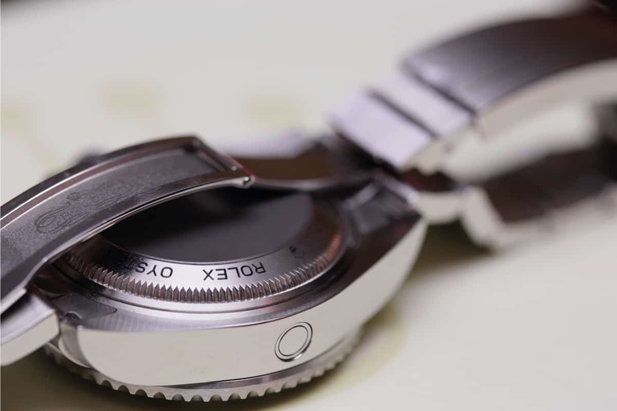часы Rolex с кожаным ремешком и перевернутой задней крышкой из нержавеющей стали