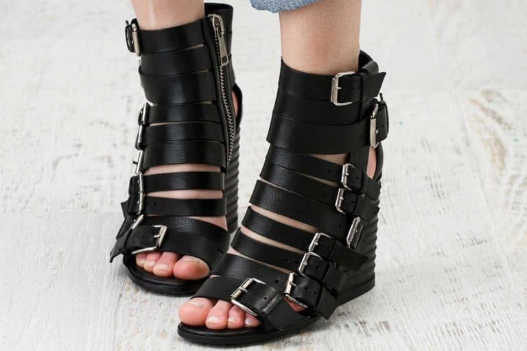 Woman feet in the chunky wedge sandals, What To Wear With Wedge Sandals [6 Awesome Ideas]