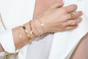 Read more about the article How To Open A Bangle Bracelet