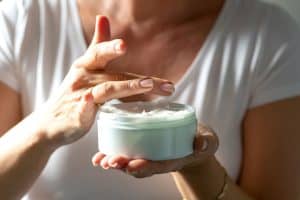 Read more about the article Should You Wash Off Moisturizer Or Leave It On Your Face?