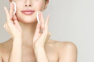 Read more about the article Do Face Cleansers Remove Makeup?