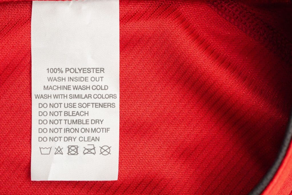 Instructions on how to wash a polyester clothing