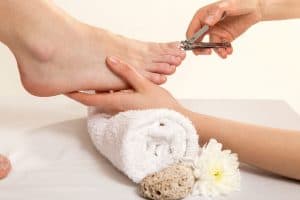 Read more about the article Should You Cut Your Toenails Before A Pedicure?