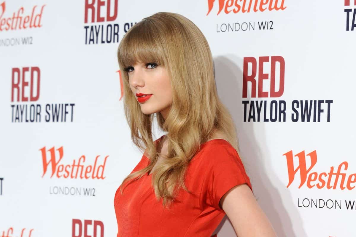 Taylor Swift before she turns on the Christmas Lights at Westfield Shepherd's Bush, London.