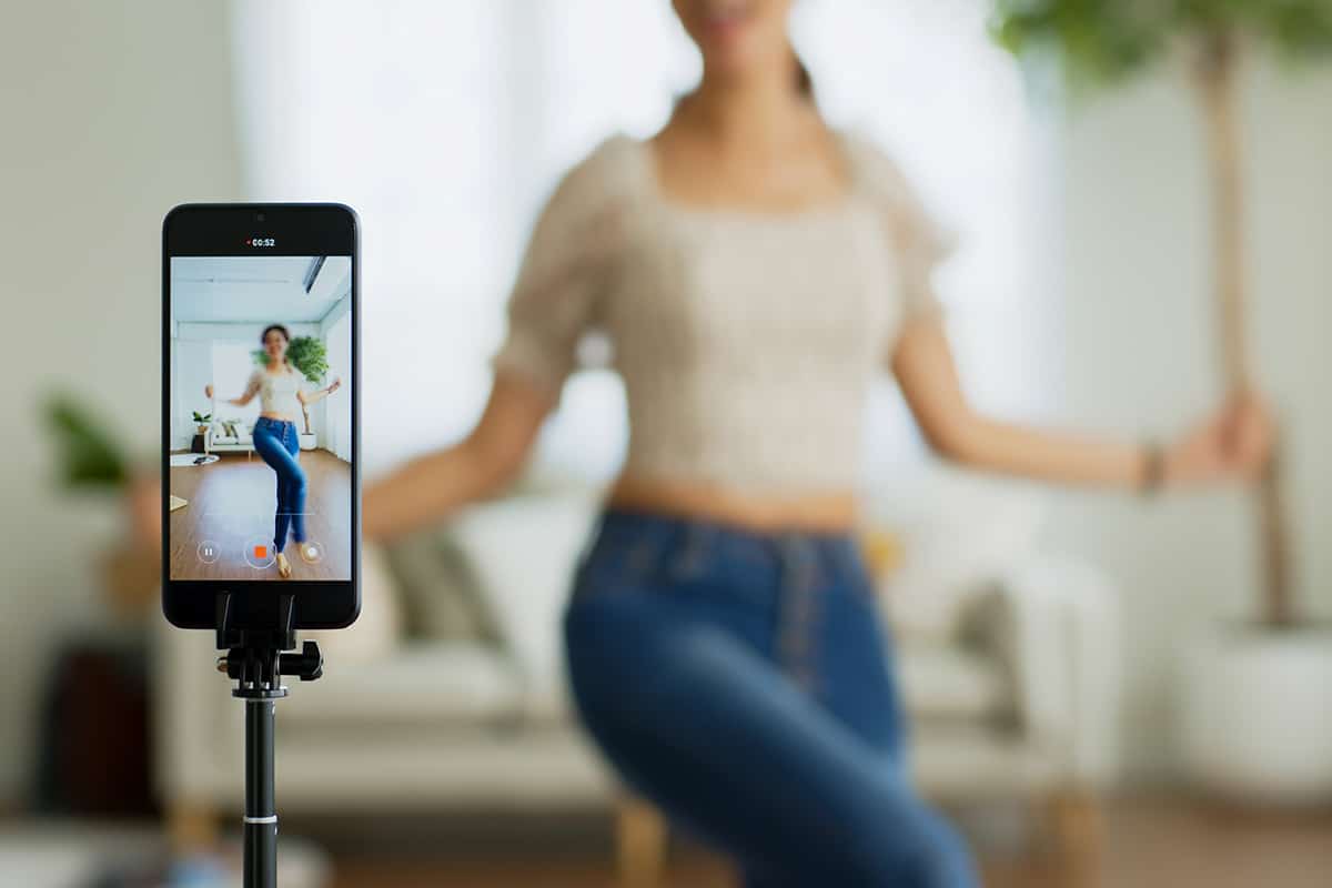 Woman created her dancing video by smartphone camera